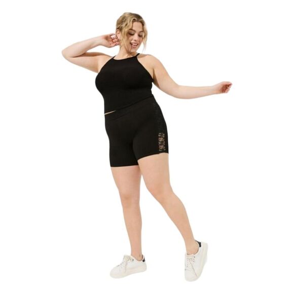 TORRID Plus Size 5"Signature waist Side Lace Bike Short Deep Black 1X - Picture 2 of 11